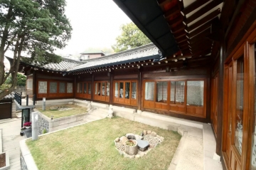 Hongji-dong Single House