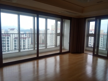 Yongsan-dong 5(o)-ga Apartment (High-Rise)